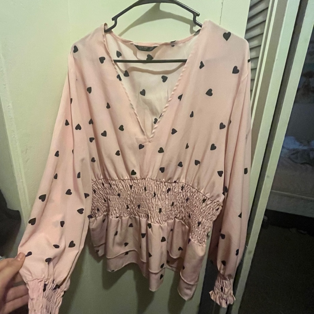 Light pink hearts and ruffles blouse deep v-neck size 3x